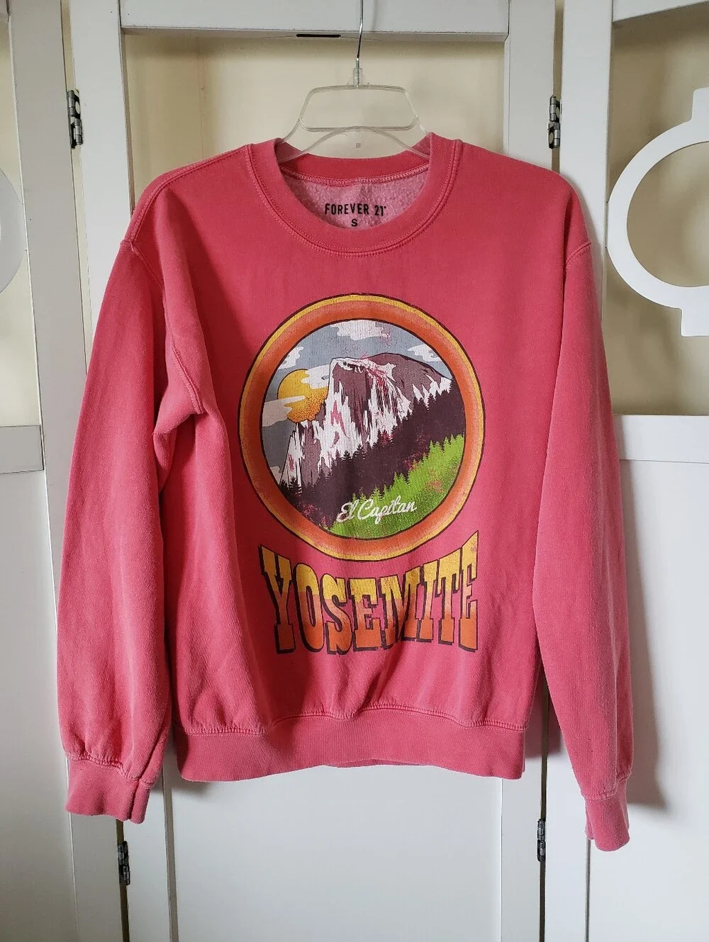 Forever 21 Yosemite El Capitan Crewneck Sweatshirt Size Small Flaw Wear Sleeves